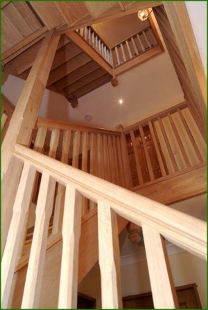 Pear Stairs - Oak Quarter Landing Staircase (18)